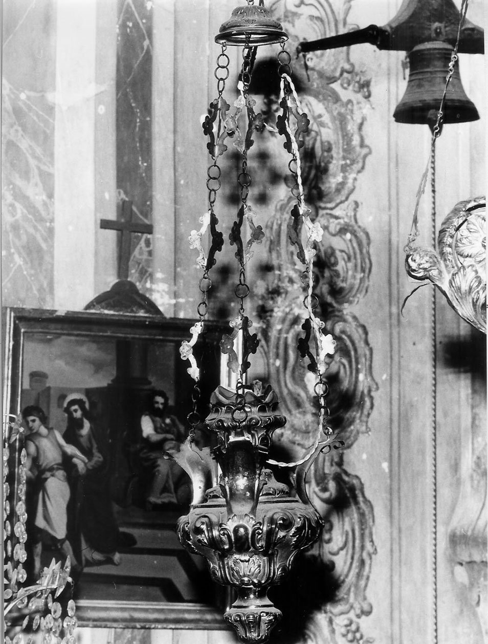 motivi decorativi a volute/ motivi decorativi vegetali (lampada pensile, opera isolata) - manifattura ligure (sec. XVIII)