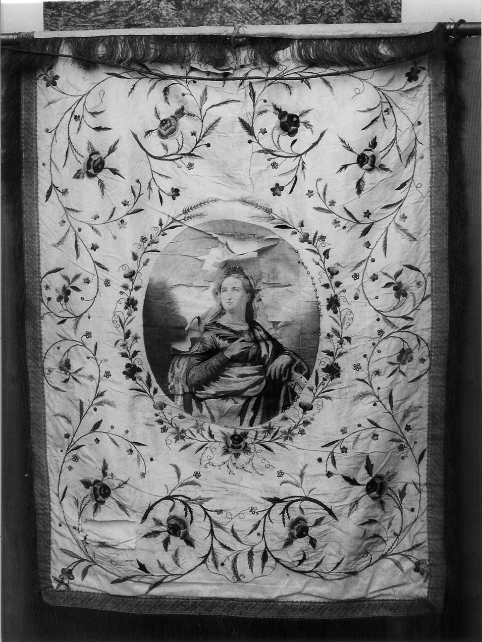 Santa Caterina/ angeli adoranti il calice eucaristico (stendardo processionale, opera isolata) - manifattura ligure (seconda metà sec. XIX)