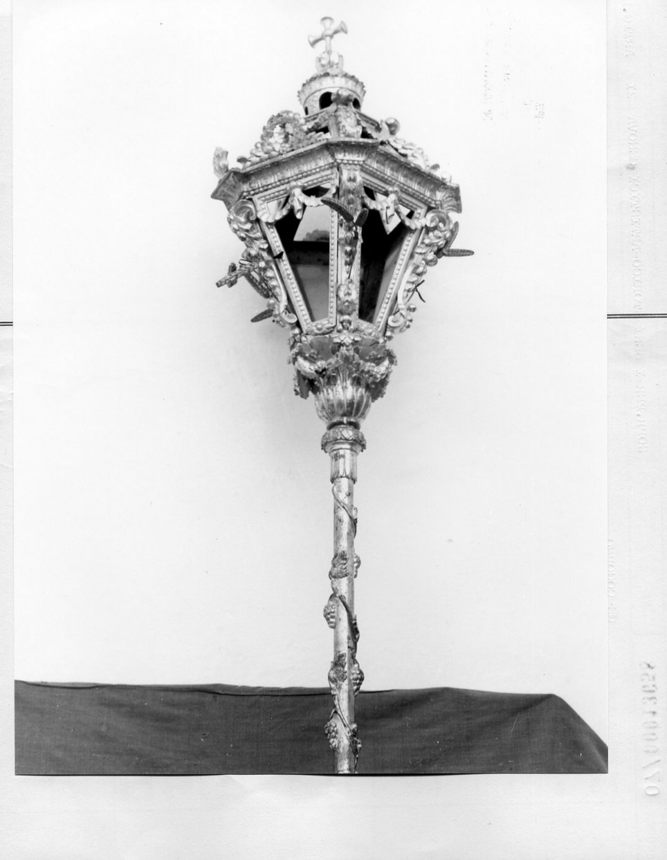 lanterna processionale, serie - bottega ligure (seconda metà sec. XVIII)