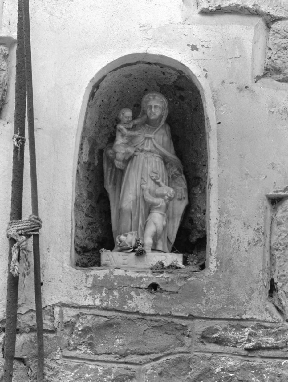 Madonna con Bambino e San Giovannino (statuetta, opera isolata) - bottega ligure (secc. XVII/ XVIII)