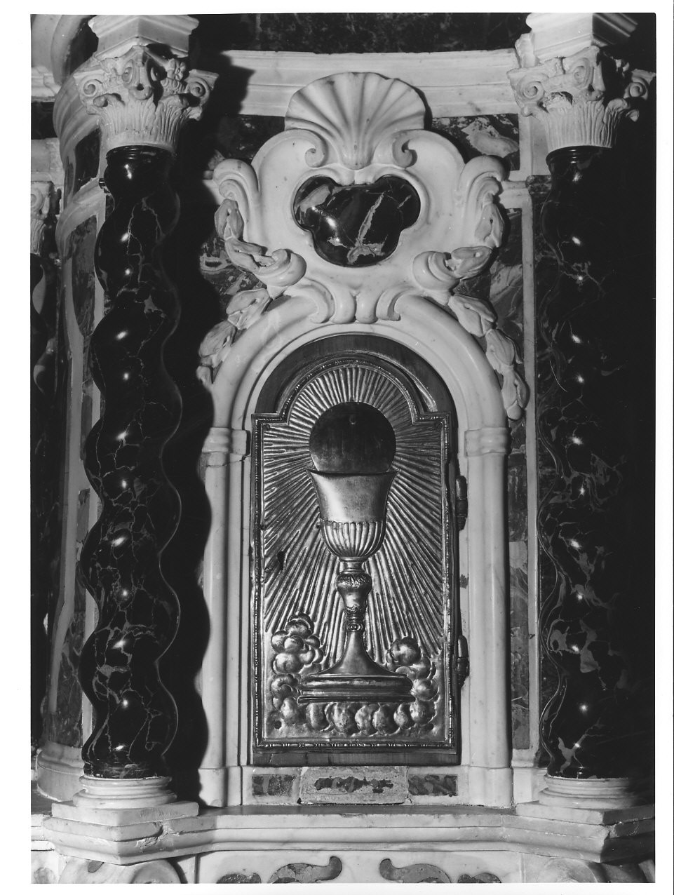 calice eucaristico (sportello di tabernacolo, opera isolata) - bottega ligure (fine/inizio secc. XIX/ XX)