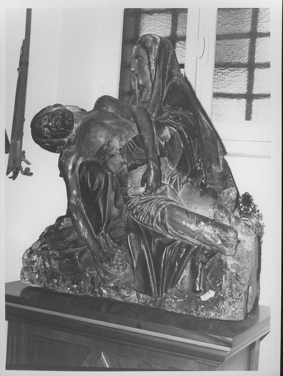 Pietà (gruppo scultoreo, opera isolata) - bottega francese (sec. XVI)