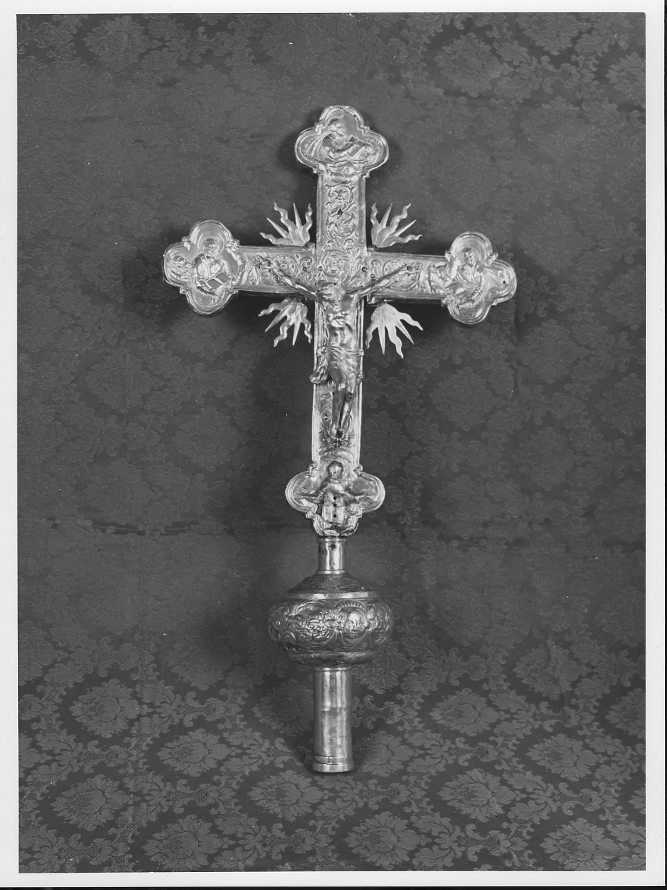 Cristo crocifisso/ evangelisti/ Madonna/ Dio Padre/ San Siro/ Santi vescovi (croce, opera isolata) - bottega italiana (sec. XVI, sec. XVII)