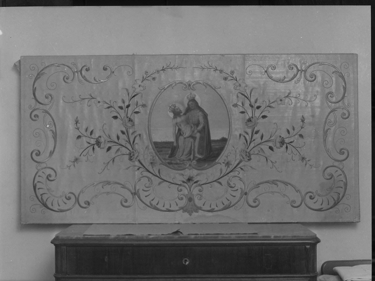 Pietà (paliotto, opera isolata) - manifattura ligure (sec. XIX)