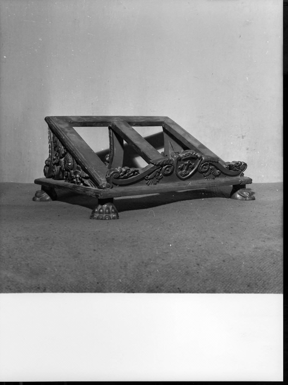 motivi decorativi vegetali (leggio d'altare, opera isolata) - bottega ligure (sec. XIX)