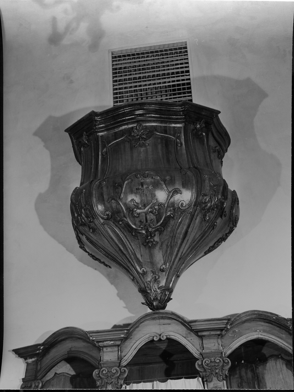 motivi decorativi vegetali (pulpito, opera isolata) - bottega ligure (prima metà sec. XVIII)