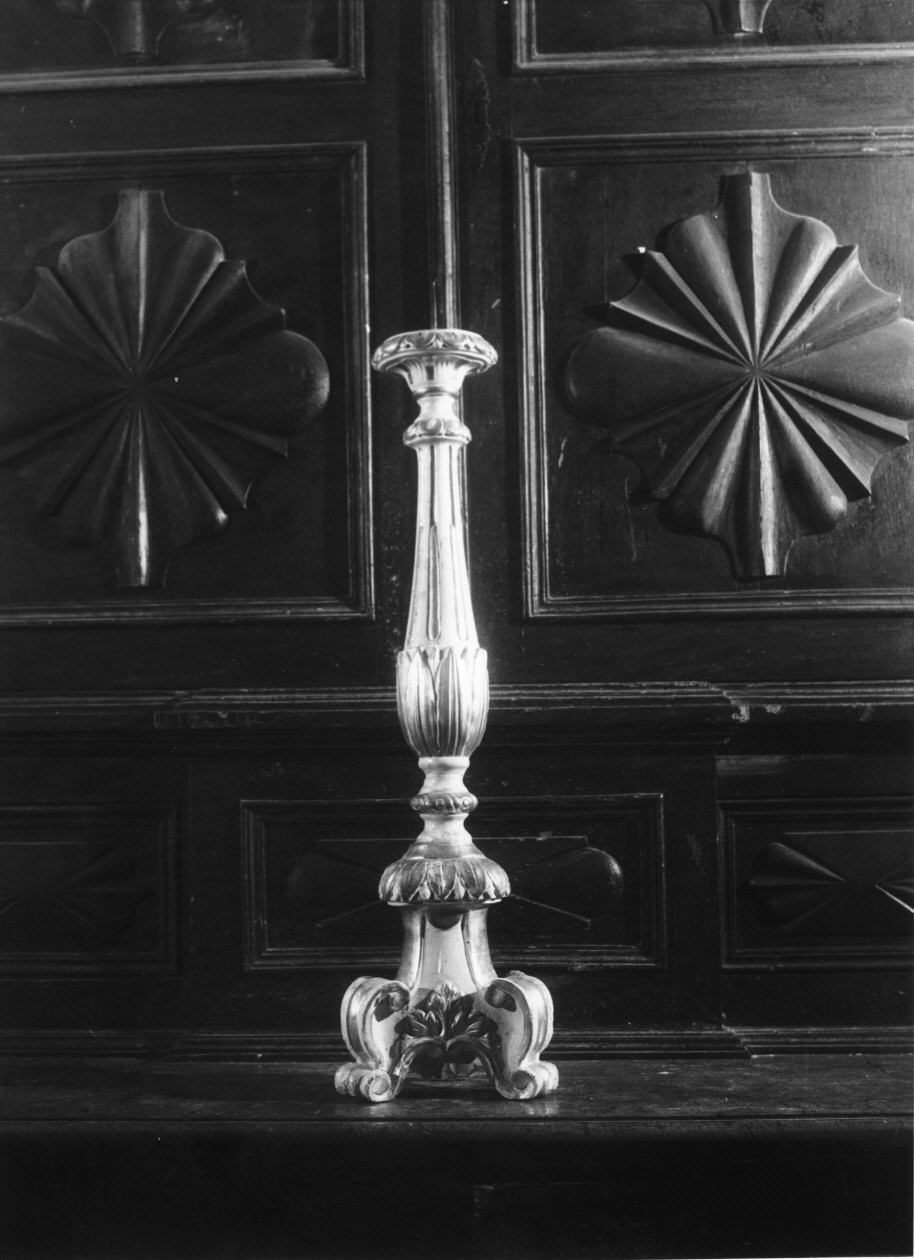 motivi decorativi vegetali (candeliere d'altare, serie) - bottega ligure (sec. XIX)