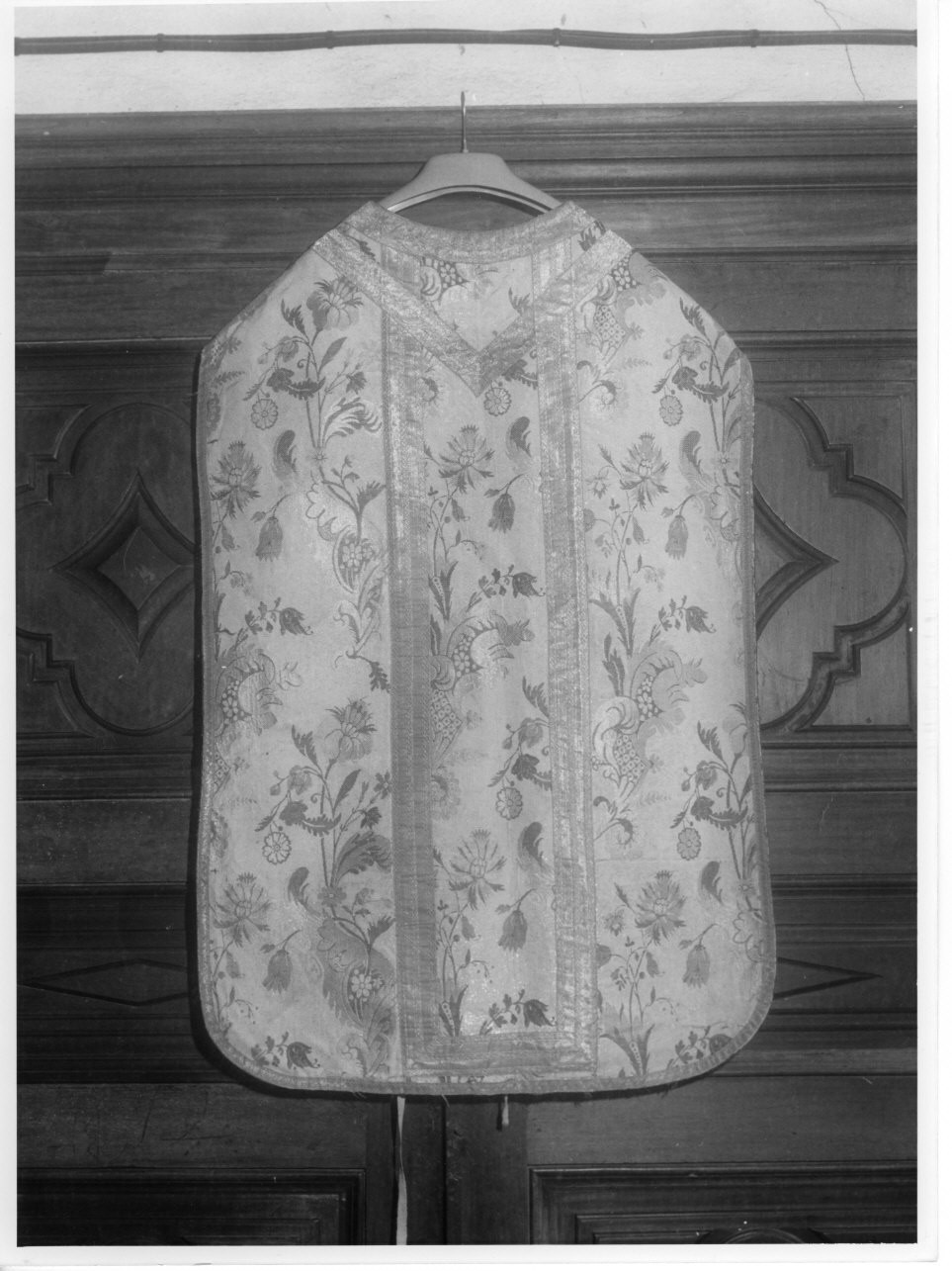 motivi decorativi vegetali (paramento liturgico, insieme) - manifattura ligure (prima metà sec. XIX)