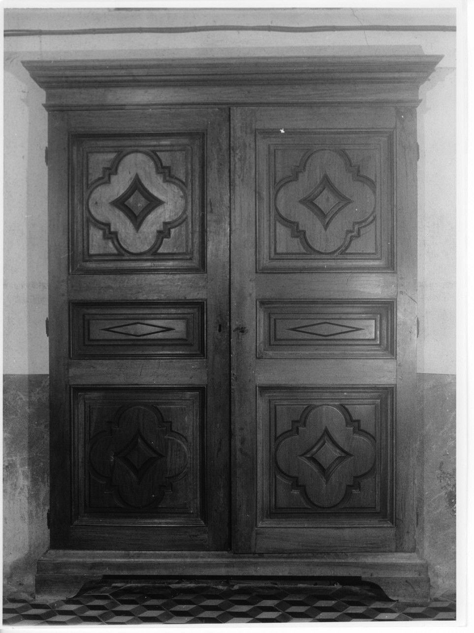 motivi decorativi geometrici (armadio da sacrestia, opera isolata) - bottega ligure (fine sec. XVIII)