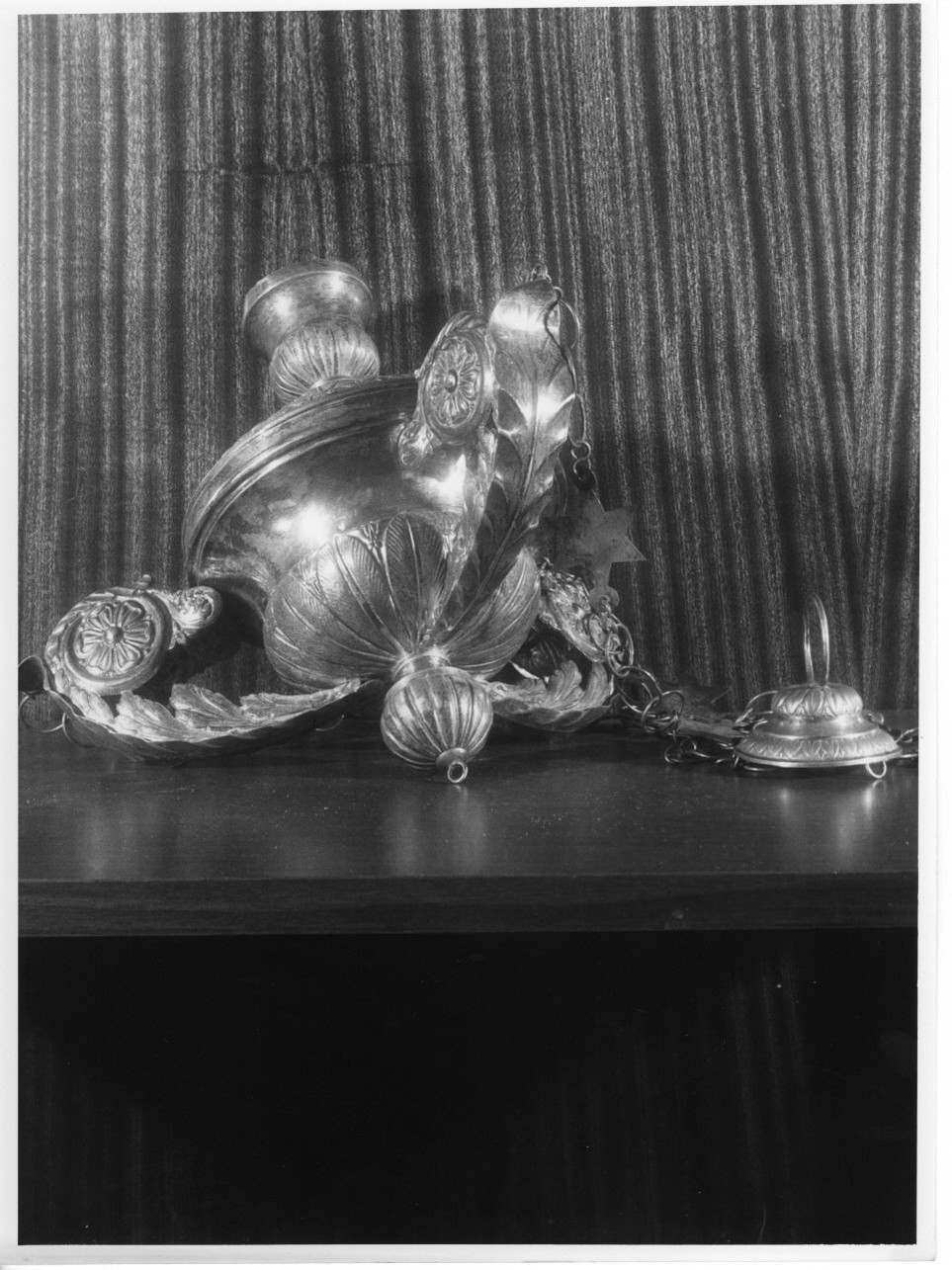 motivi decorativi vegetali (lampada pensile, opera isolata) - bottega ligure (prima metà sec. XIX)