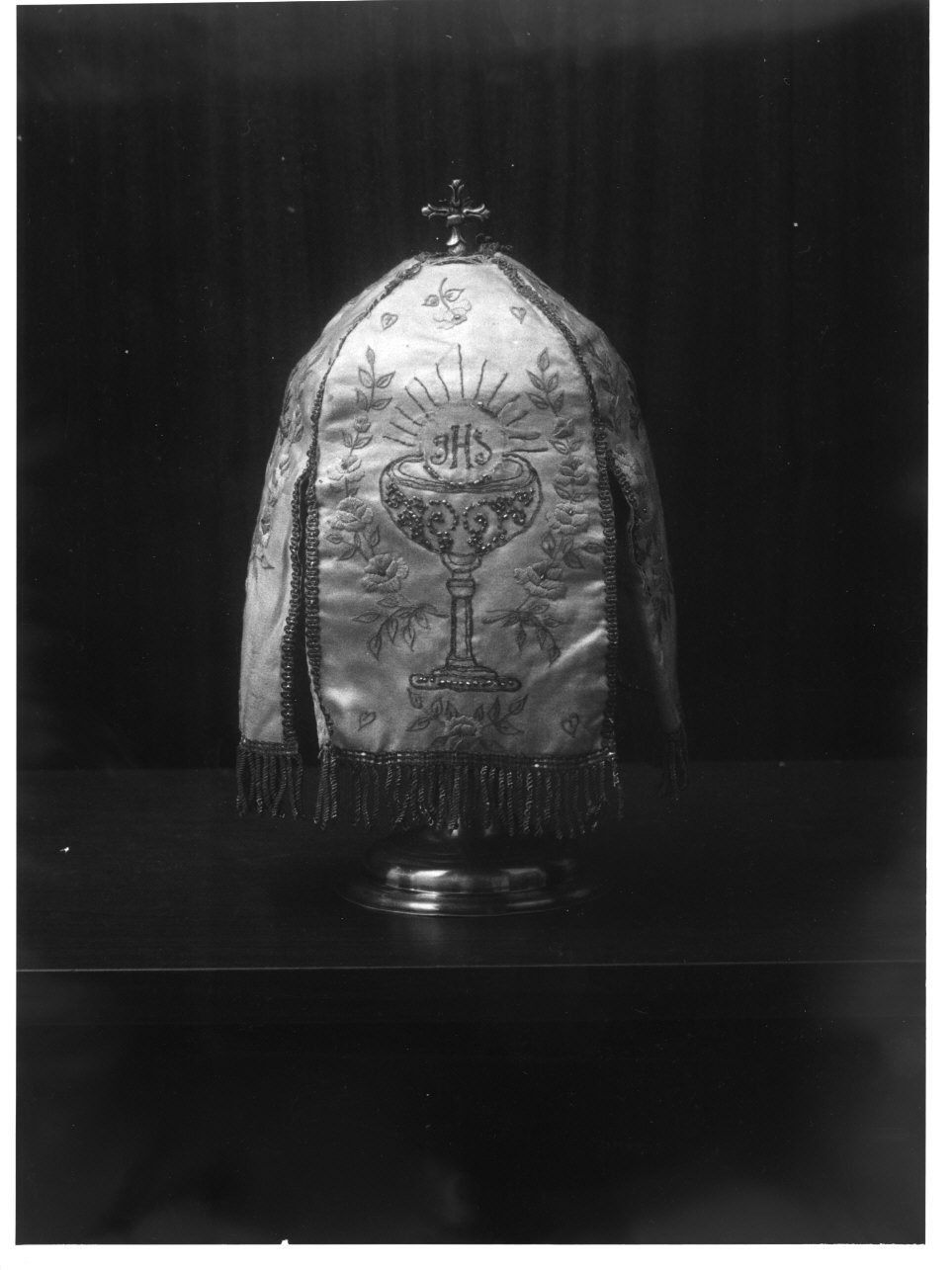 calice eucaristico/ croce (conopeo di pisside, opera isolata) - manifattura ligure (sec. XIX)