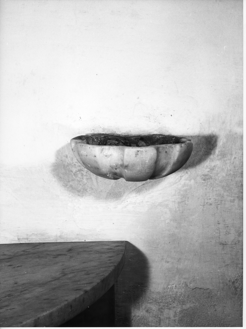 acquasantiera pensile, opera isolata - bottega ligure (sec. XVIII)