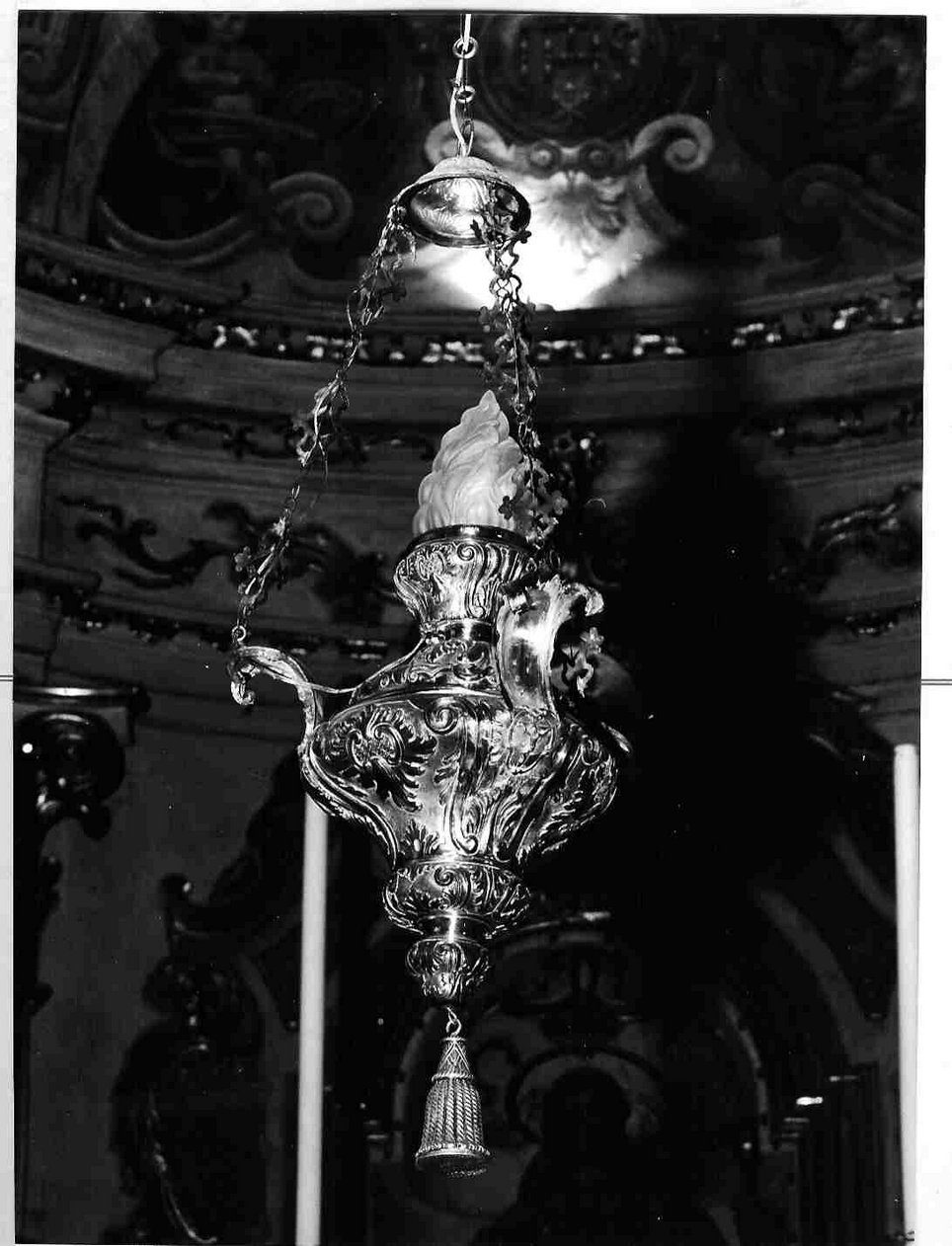 lampada pensile a vaso, opera isolata - bottega ligure (secc. XVIII/ XIX)