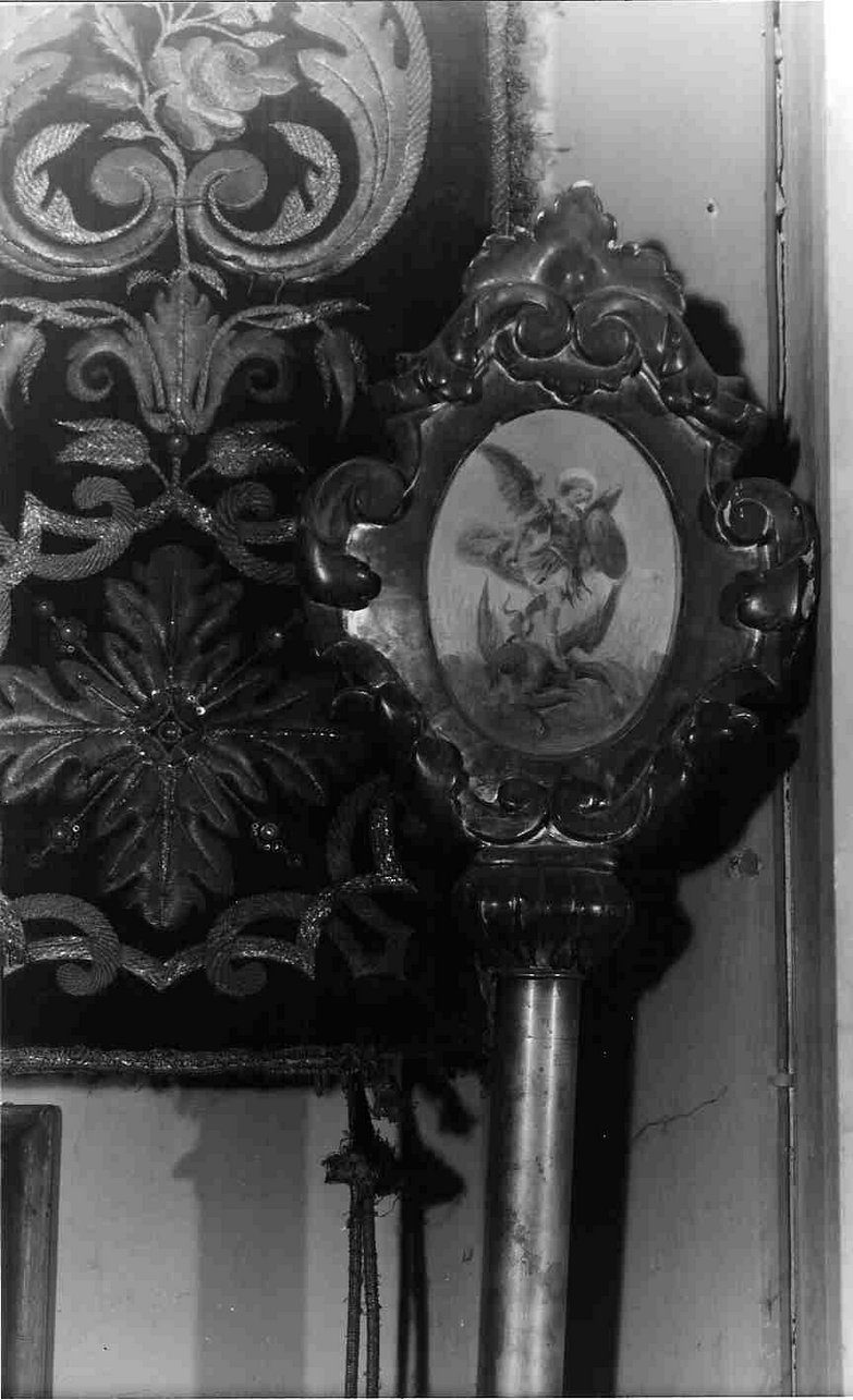 San Michele Arcangelo schiaccia il demonio (mazza processionale, coppia) - bottega ligure (sec. XVIII)