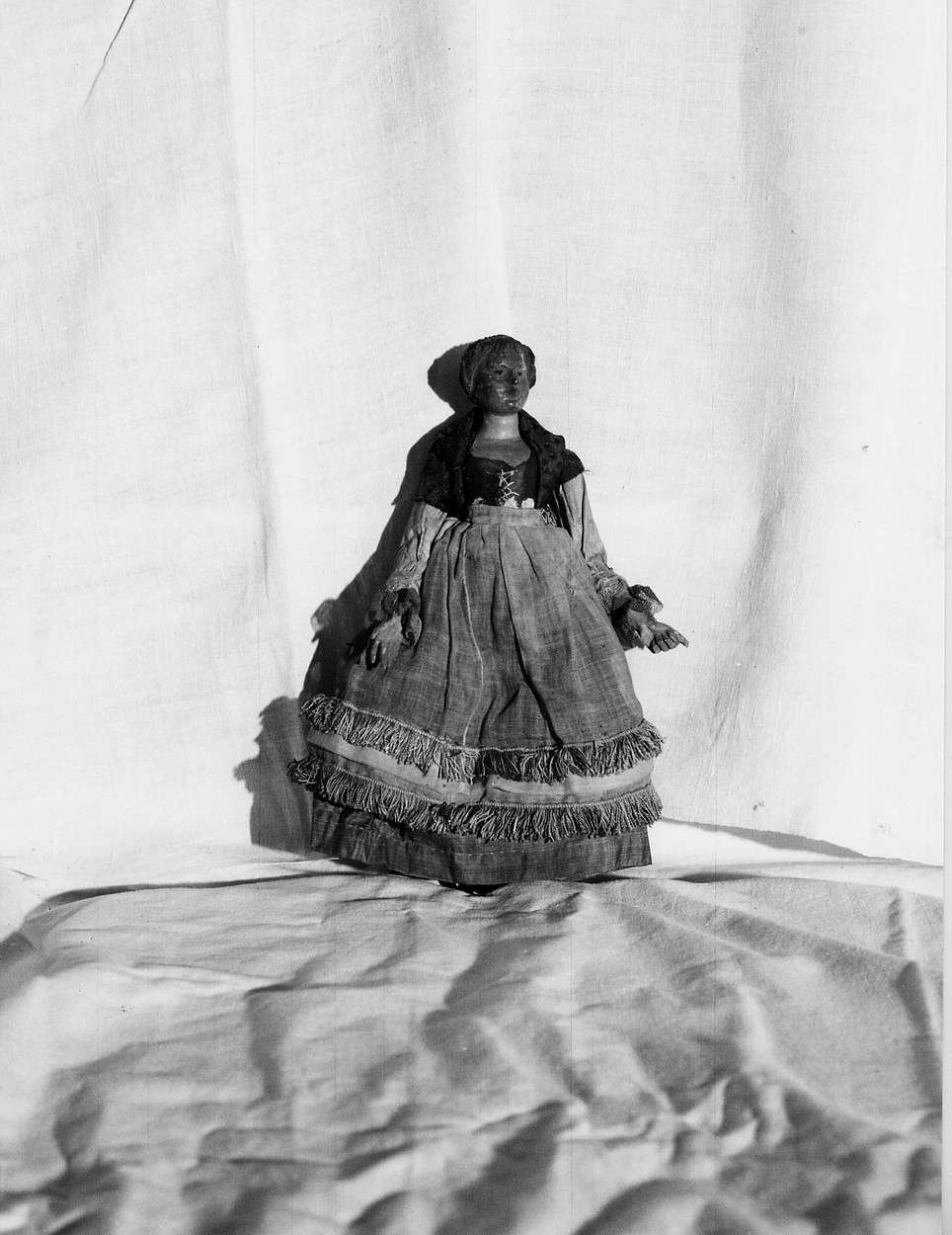 pastorella (statuetta di presepio, insieme) - bottega ligure (fine/inizio secc. XVIII/ XIX)