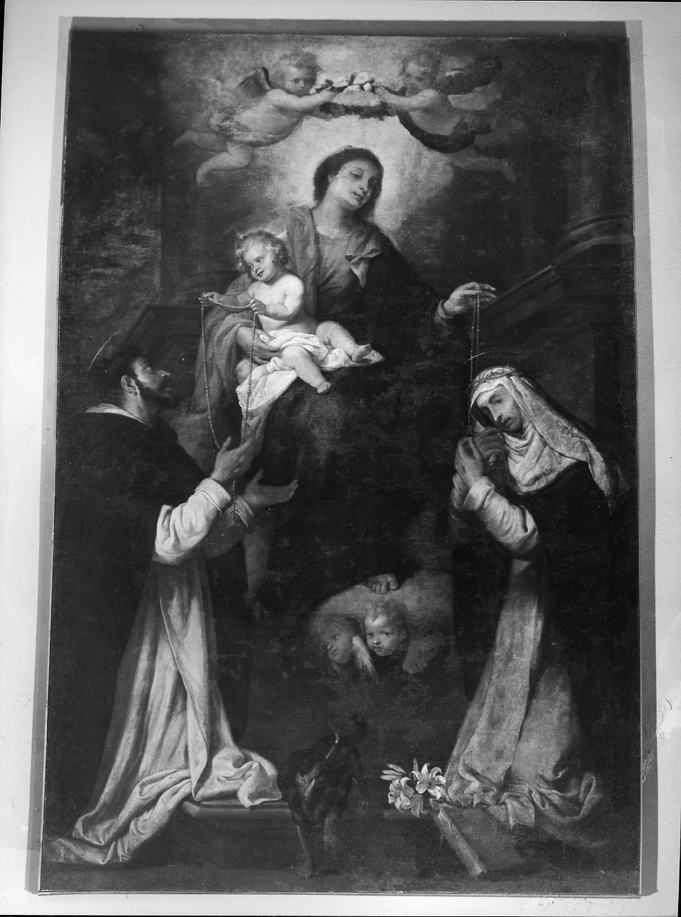 Madonna del Rosario con San Domenico e Santa Caterina da Siena (dipinto, opera isolata) di De Ferrari Giovanni Andrea (sec. XVII)