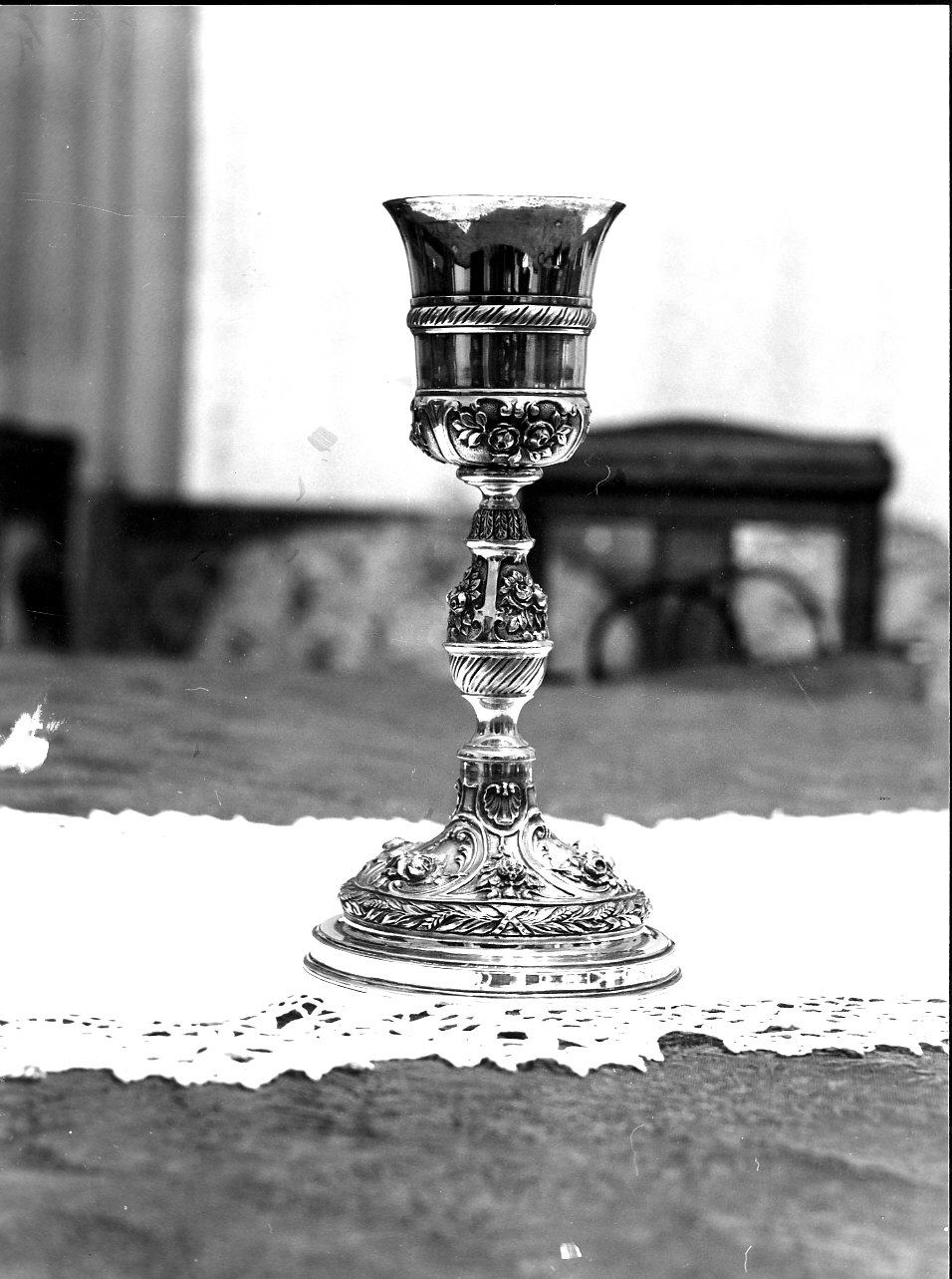 motivi decorativi vegetali/ motivi decorativi floreali (calice, opera isolata) - bottega genovese (sec. XVIII)