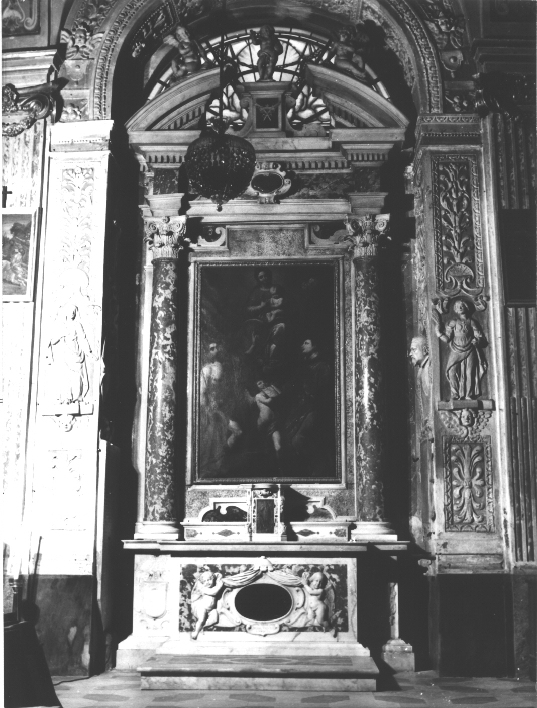 Gesù Bambino/ angeli/ angeli reggicortina (altare, elemento d'insieme) - bottega italiana (sec. XVII)