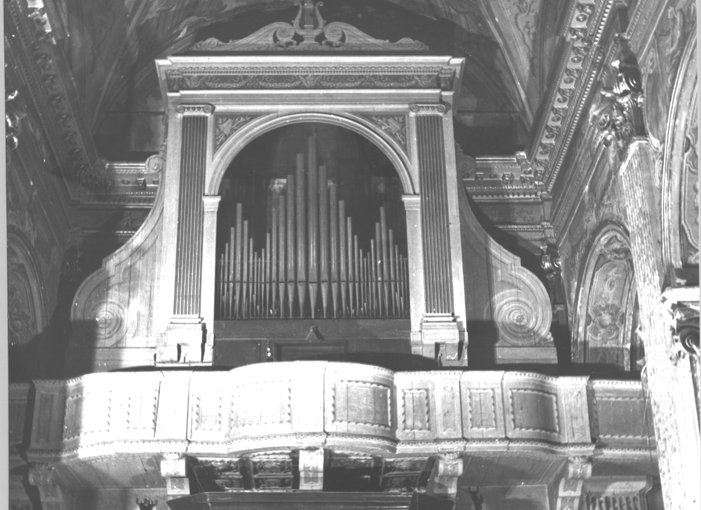 lira tra motivo decorativo a volute (organo, opera isolata) di Ditta Fratelli Serassi (bottega) (sec. XIX)