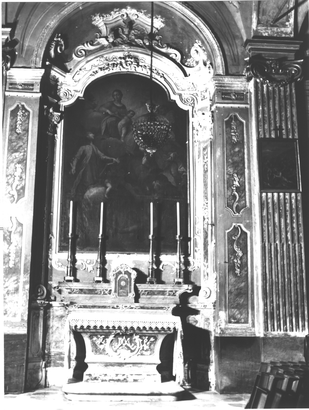 motivi decorativi floreali/ motivi decorativi a volute (altare, elemento d'insieme) - bottega ligure (sec. XVIII)