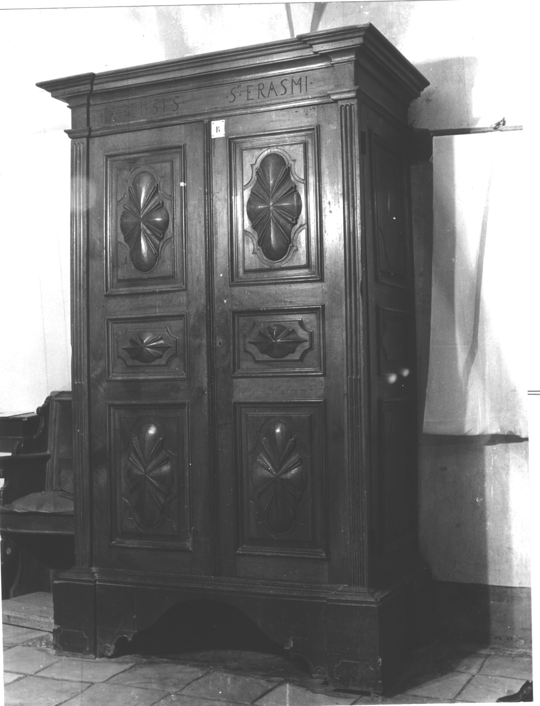 motivi decorativi geometrici (armadio da sacrestia, opera isolata) - bottega ligure (sec. XVIII)