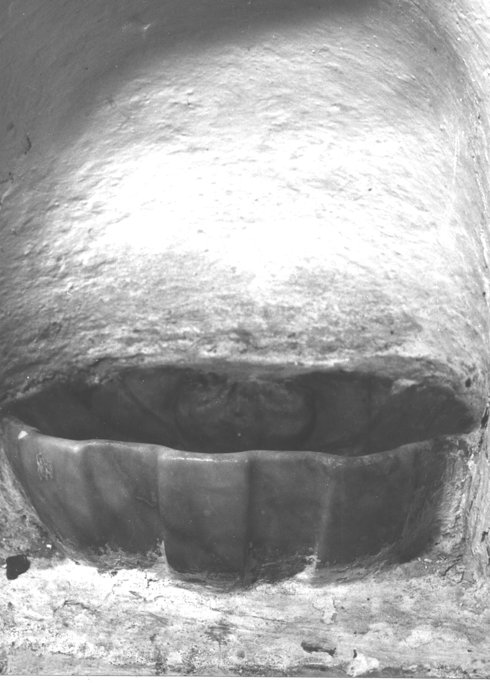 acquasantiera, opera isolata - bottega ligure (sec. XVIII)