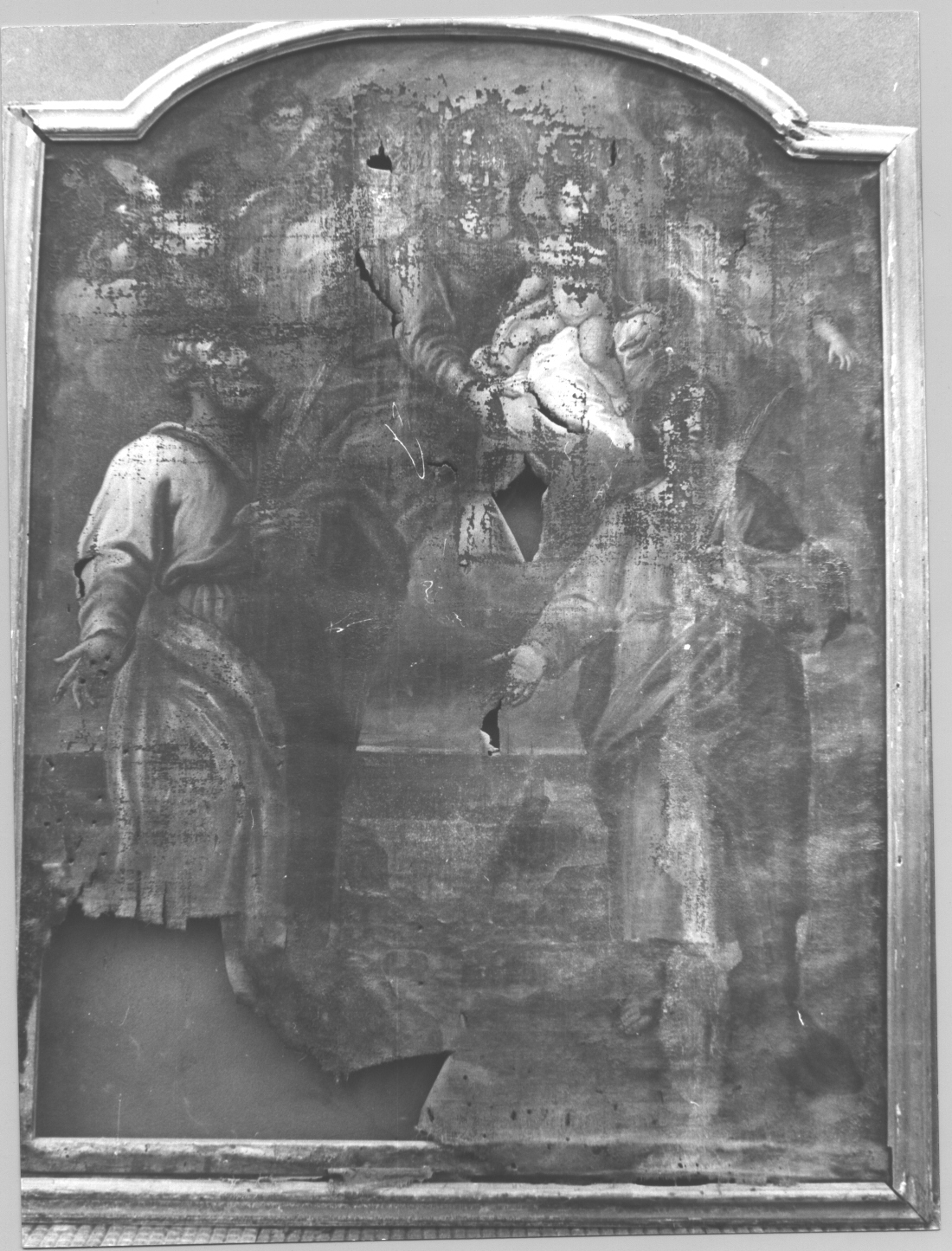 Madonna con Bambino tra San Pietro e San Paolo (dipinto, opera isolata) - ambito italiano (sec. XVII)