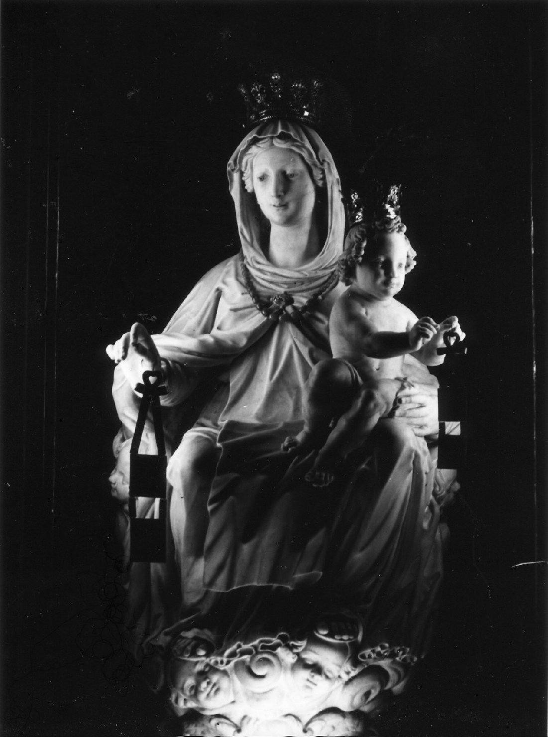 Madonna del Carmelo (scultura, elemento d'insieme) di Orsolino Tommaso (sec. XVII)