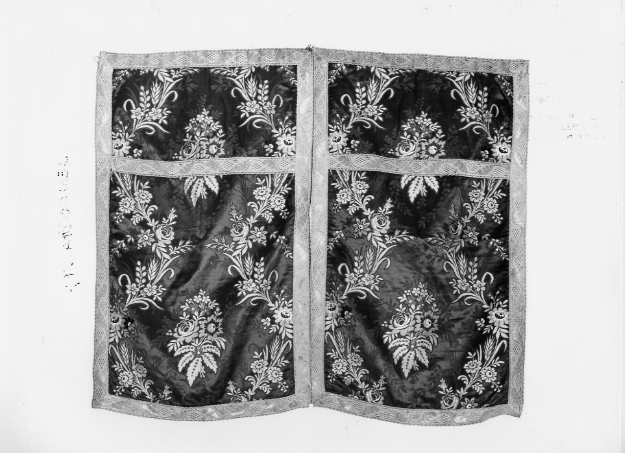 cortina per il SS. Sacramento, opera isolata - manifattura ligure (sec. XIX)