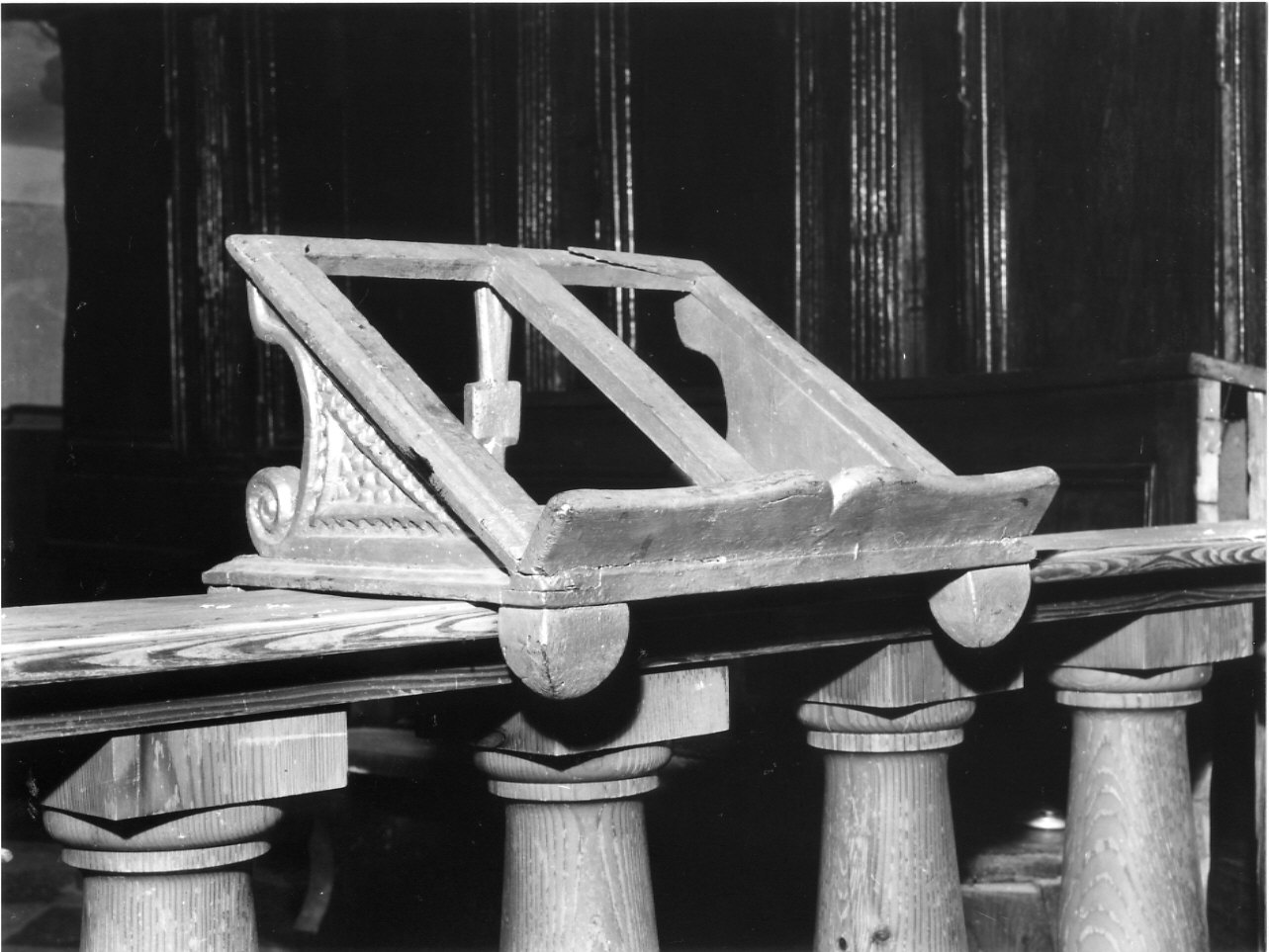 leggio, opera isolata - bottega ligure (metà sec. XIX)