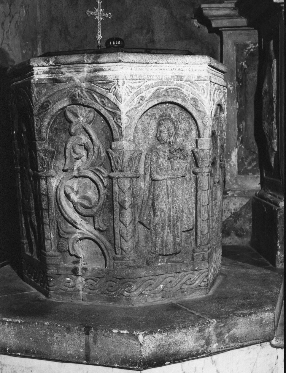 fonte battesimale - a vasca, opera isolata - bottega italiana (metà sec. XIX)