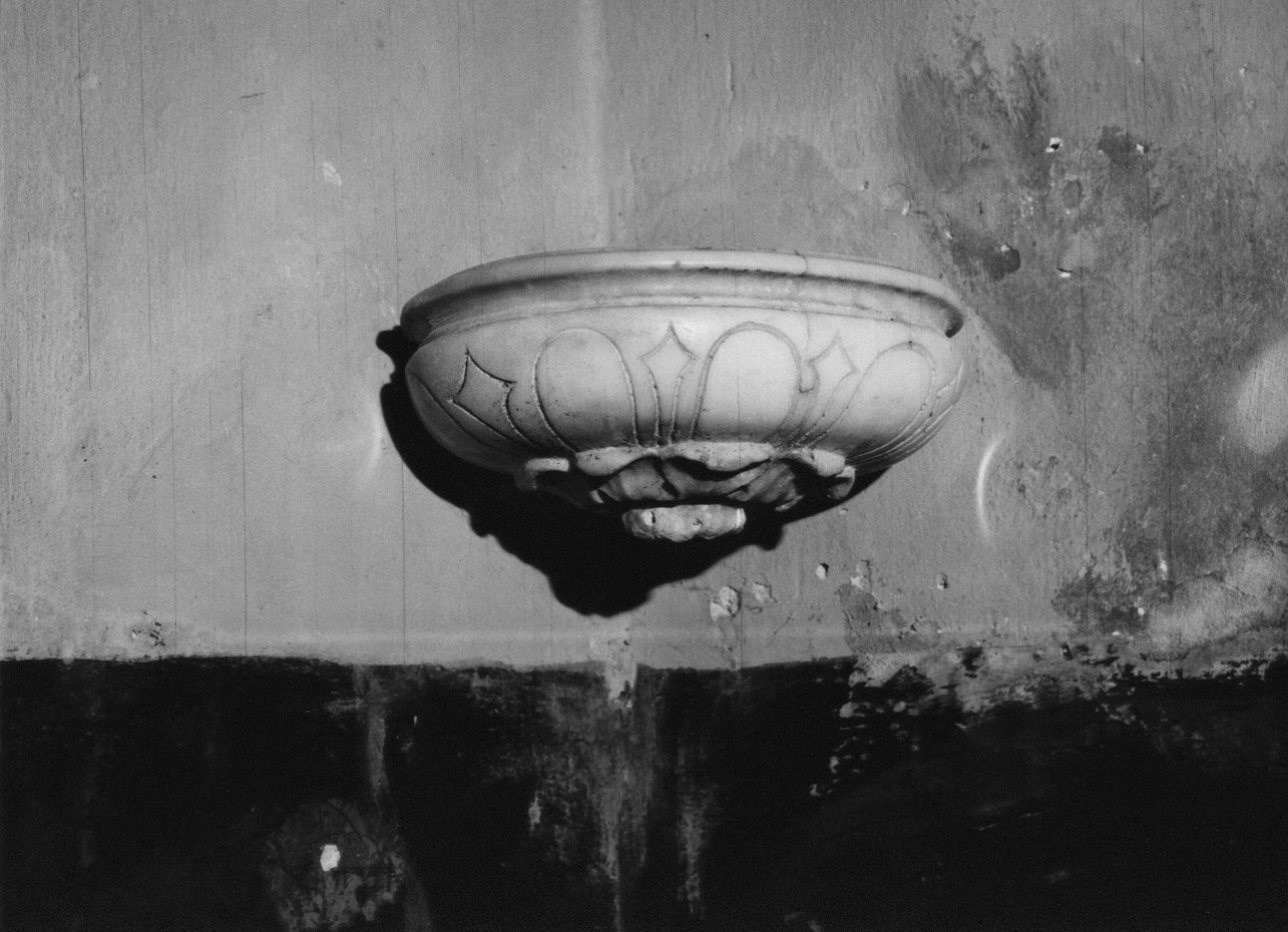 acquasantiera da parete, opera isolata - bottega italiana (fine sec. XIX)