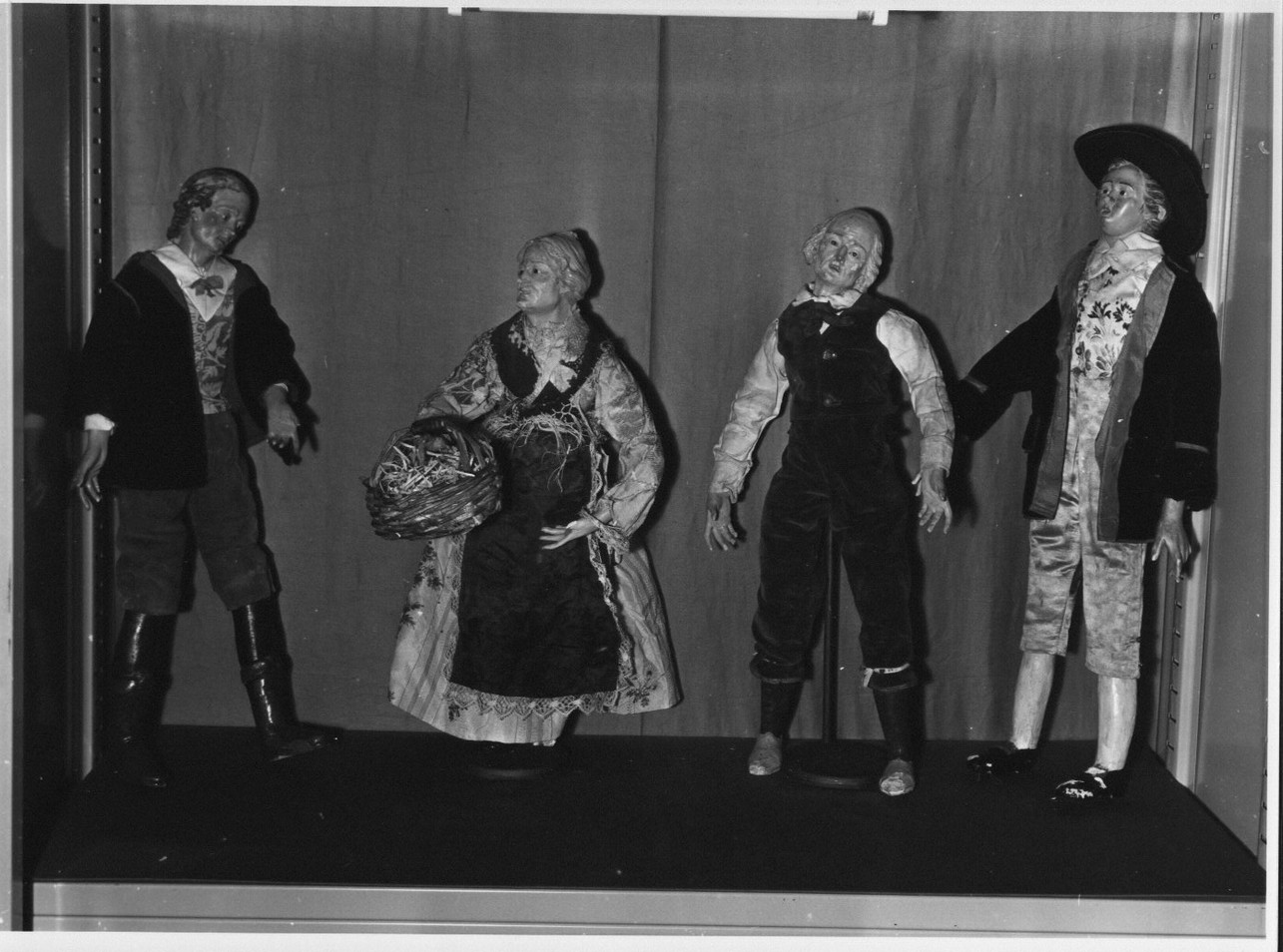 vecchio contadino (statuetta di presepio, elemento d'insieme) - bottega italiana (sec. XIX)