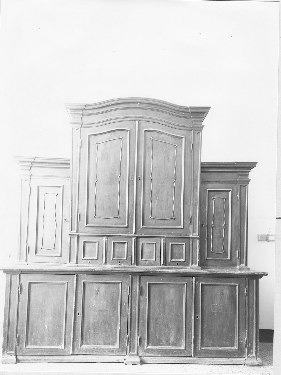 armadio da sacrestia, opera isolata - bottega ligure (fine sec. XVIII)