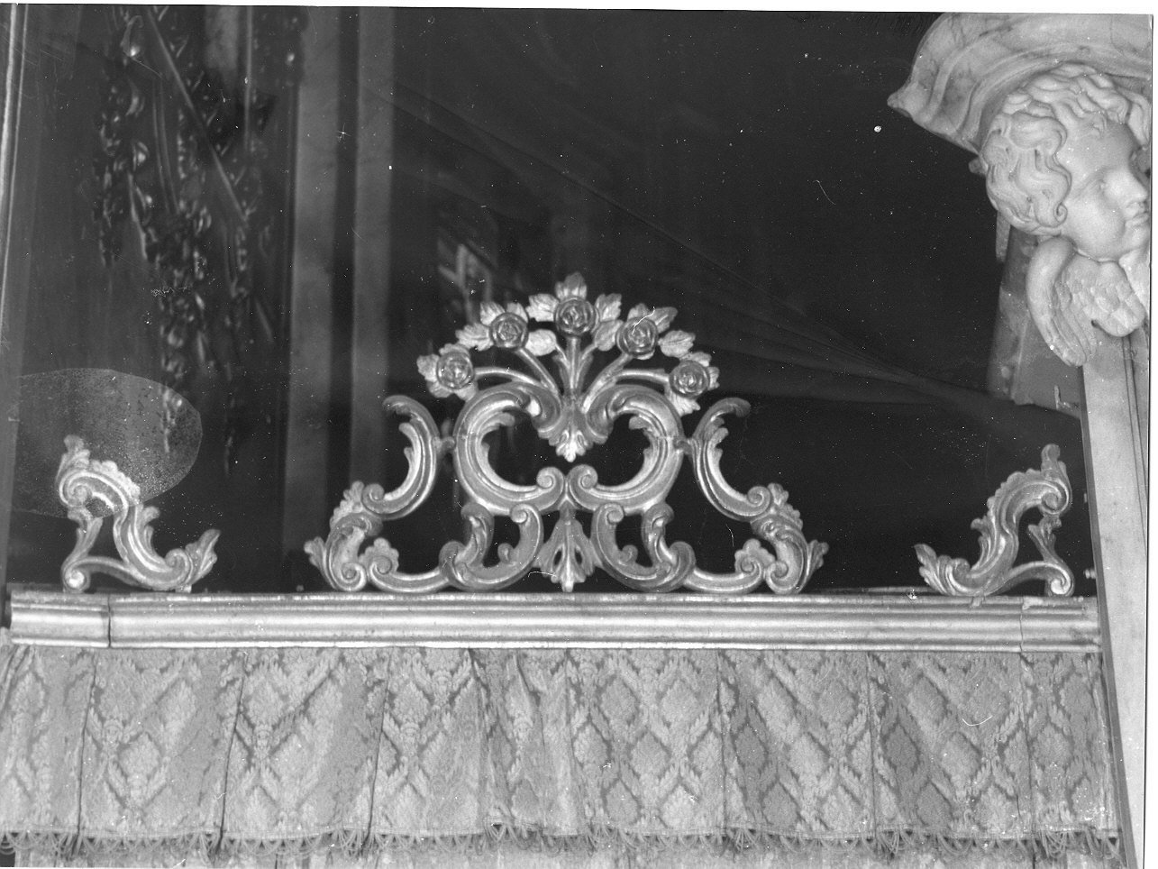 cornice per tenda, coppia - bottega italiana (fine sec. XVII)