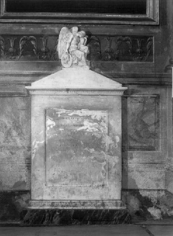 angelo reggente medaglione con testa femminile (lapide tombale) - bottega ligure (prima metà sec. XIX)