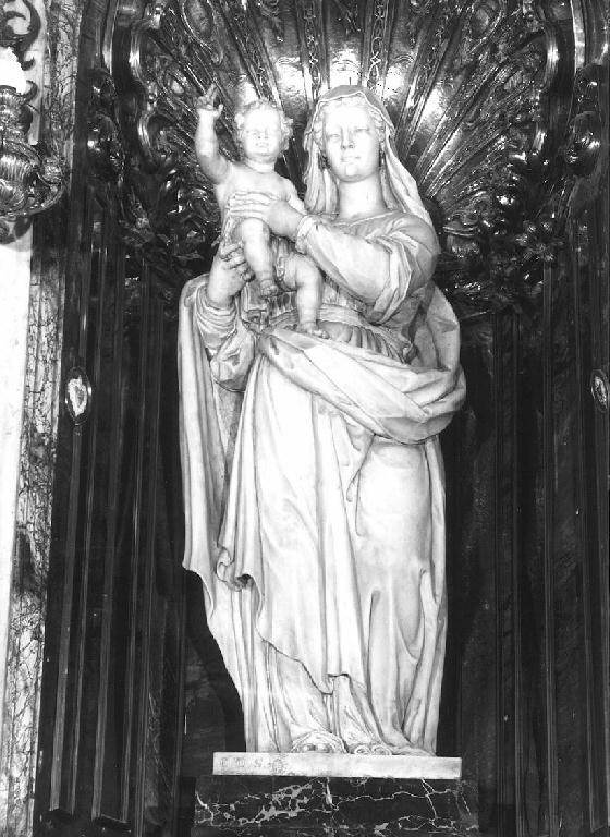 Madonna con Bambino (statua) di Orsolino Battista (attribuito) (secc. XVI/ XVII)