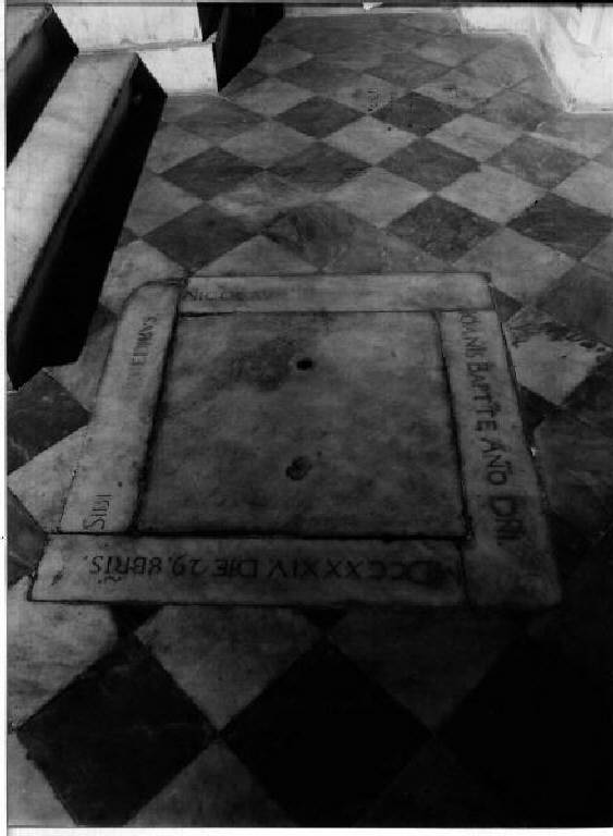 lapide tombale - bottega genovese (secondo quarto sec. XVIII)