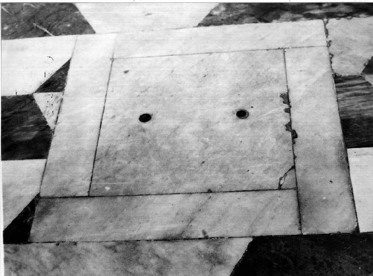 lapide tombale - bottega genovese (metà sec. XVI)