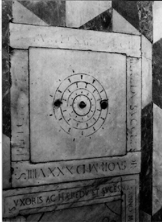 motivo decorativo (lapide tombale) - bottega genovese (secondo quarto sec. XVI)