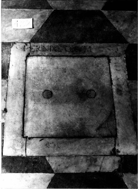 lapide tombale - bottega genovese (secondo quarto sec. XVI)