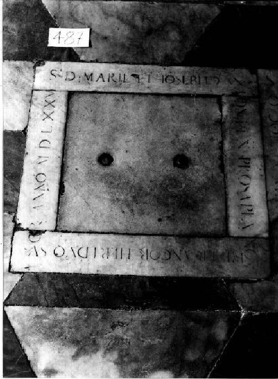 lapide tombale - bottega genovese (seconda metà sec. XVI)