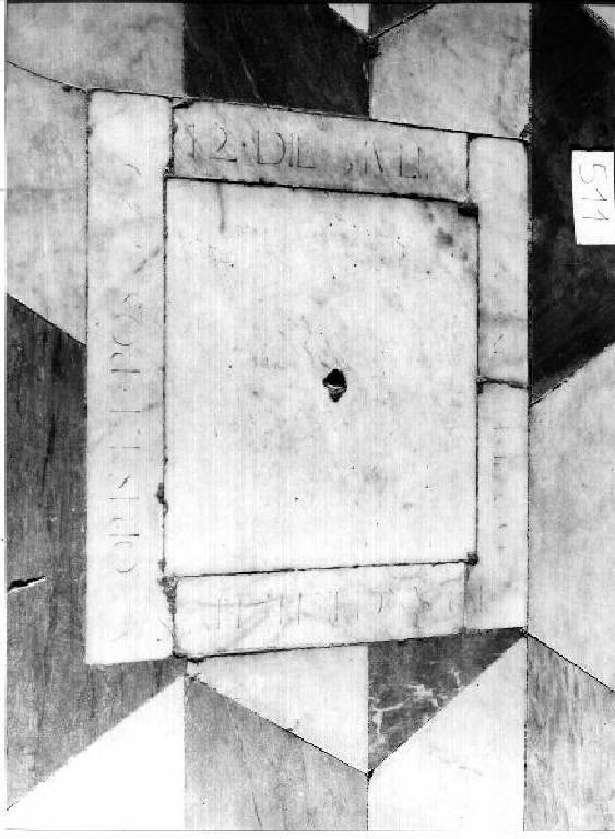 lapide tombale - bottega genovese (secondo quarto sec. XVI)