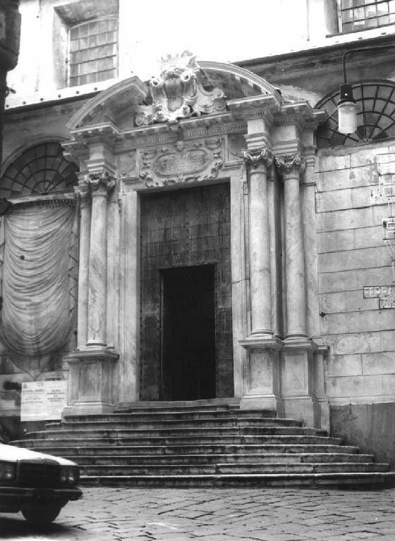 elementi decorativi (portale) di Ferrandino Giuseppe (attribuito), Pincellotti Giovanni (metà sec. XVII)