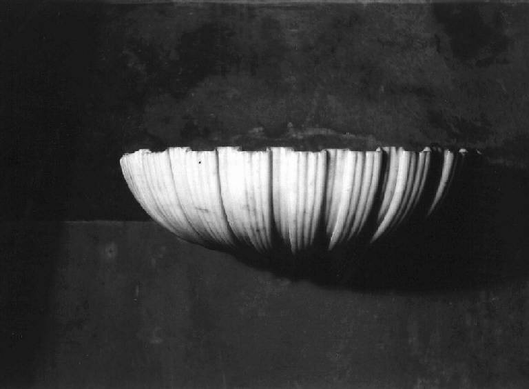 acquasantiera da parete, opera isolata - ambito ligure (sec. XVII)