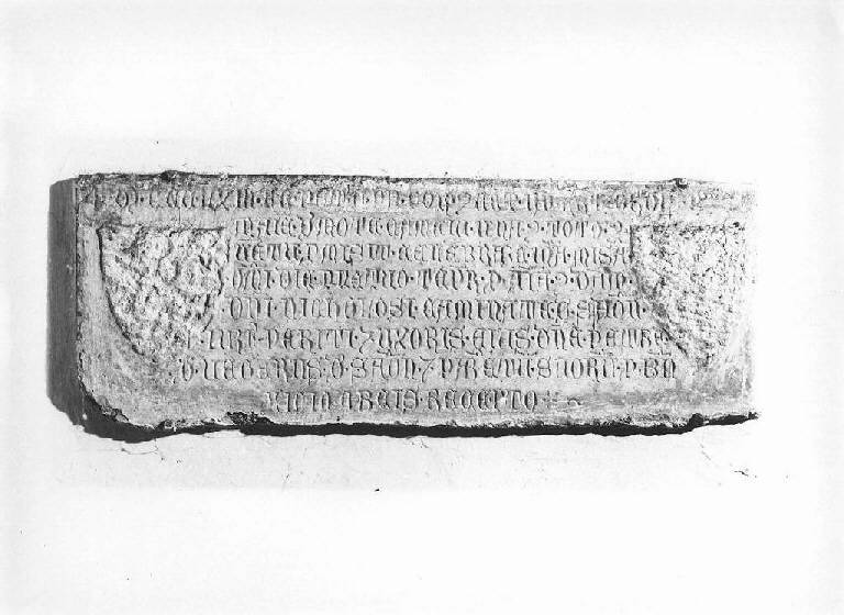 lapide, opera isolata - bottega ligure (terzo quarto sec. XIV)