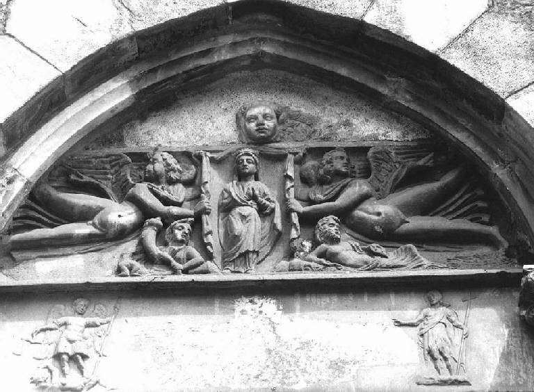 SARCOFAGO CON DEFUNTA E DUE GENI ALATI (sarcofago - a cassa) - bottega romana (sec. IV)