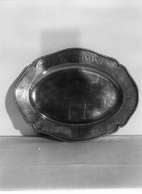 piattino da comunione - bottega genovese (secondo quarto sec. XX)