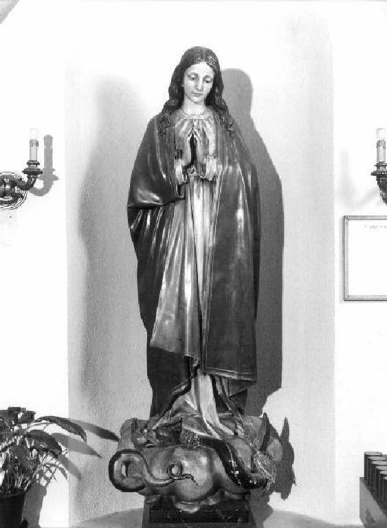 Madonna Immacolata (statua) di Canepa Antonio (attribuito) (primo quarto sec. XX)