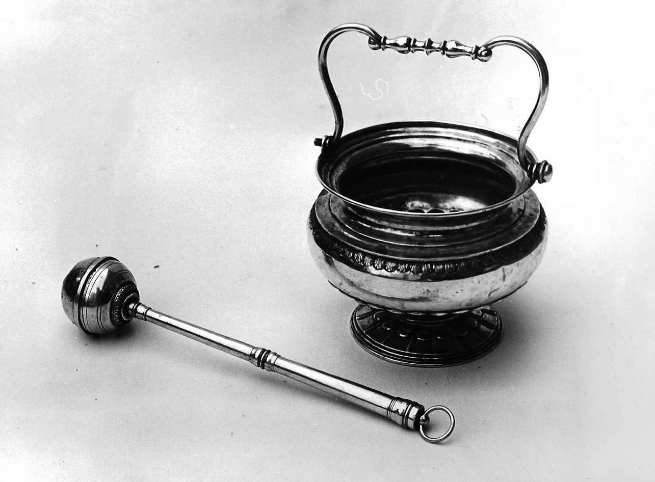 bacinella, elemento d'insieme - bottega italiana (sec. XIX)